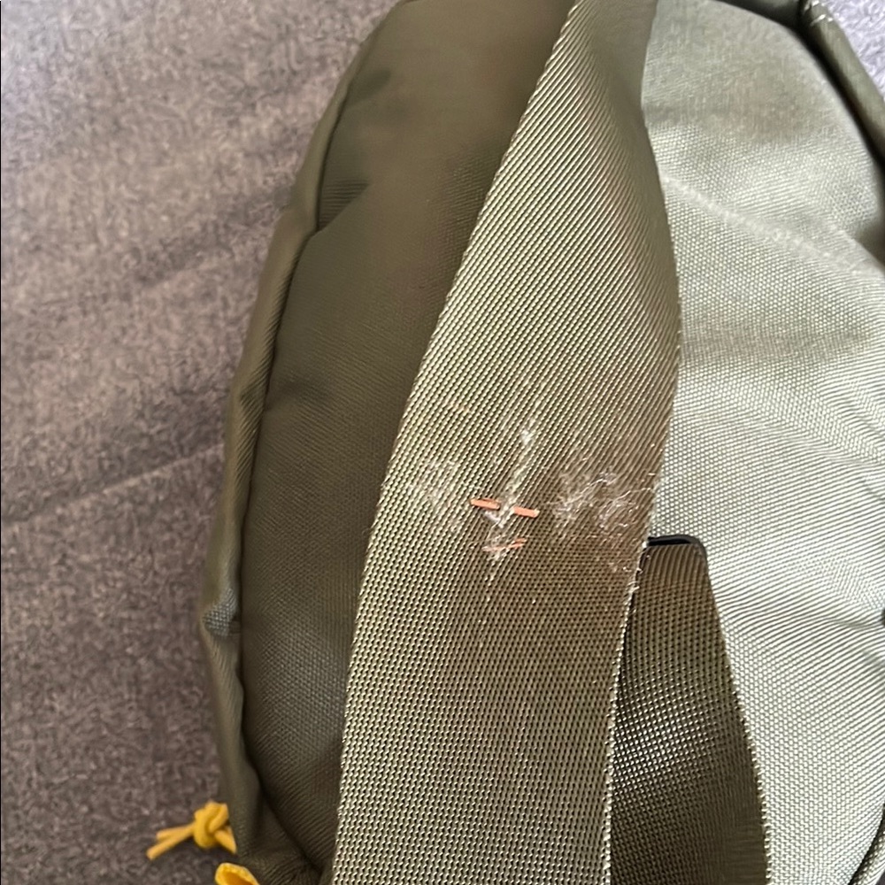 Converse Swap out sling Olive and Yellow Belt Bag - Picture 4 of 4